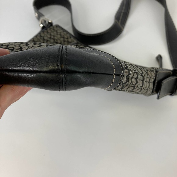 COACH F10944 BLACK, GRAY SIGNATURE PRINT CROSSBODY - Picture 5 of 15
